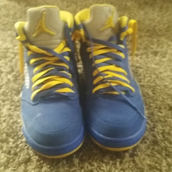 Air Jordan 5 Retro
“Laney Varsity Royal - Picture 4 of 6